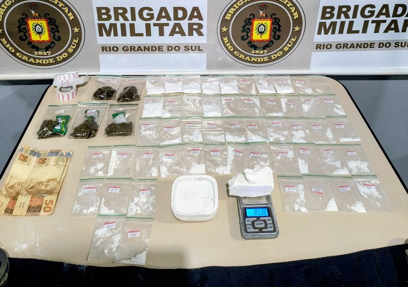 Drogas são apreendidas e homem é preso em Ijuí, pela Brigada Militar