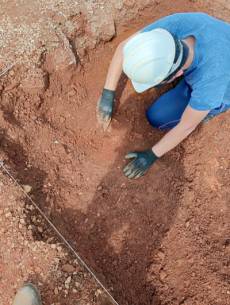  Pesquisadores avaliam novo achado arqueológico no centro histórico de Santo Ângelo