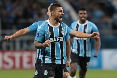 Grêmio empata com Godoy Cruz e fica mais longe da vaga direta nas oitavas da Sul-Americana