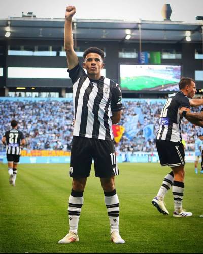 Taison recebe nova oferta para ficar na Grécia, mas aguarda por contato do Inter