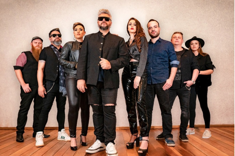 Marcas e Líderes reconhece parceiros, em jantar-show no Clube Gaúcho, em agosto