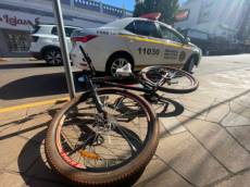 Ciclista fica ferido após colisão com carro no centro de Santo Ângelo