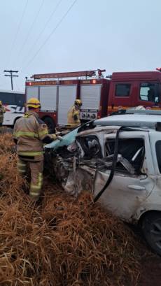 Acidente entre carro e caminhão deixa um morto na BR‑285, em Bozano