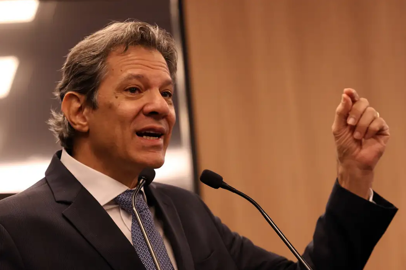 Haddad diz que atrelar votação da isenção do Imposto de Renda à da anistia é loucura