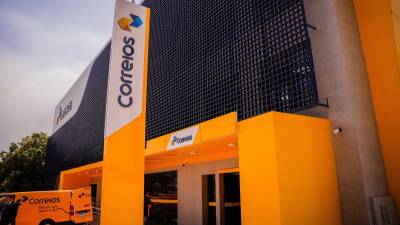 Correios avaliam demissão de 10 mil funcionários para ajustar contas