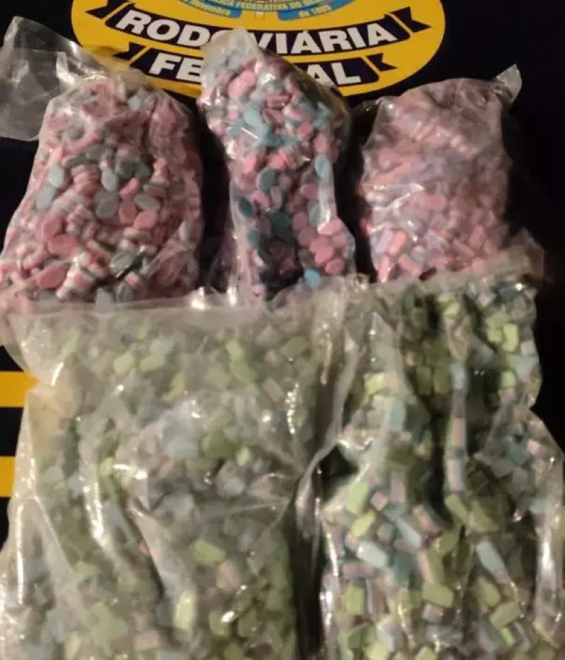 Polícia Rodoviária Federal apreende 5 mil comprimidos de ecstasy em Torres, no litoral gaúcho