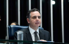 Rodrigo Pacheco anuncia saída da política e descarta disputa ao governo de Minas