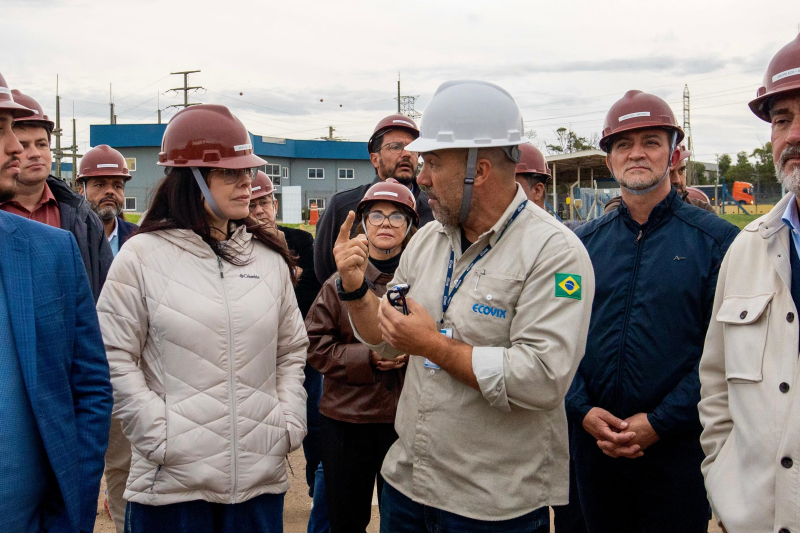 Juliana Brizola e Edegar Pretto percorrem a Região Sul com escuta popular, agendas institucionais e visita ao Polo Naval de Rio Grande