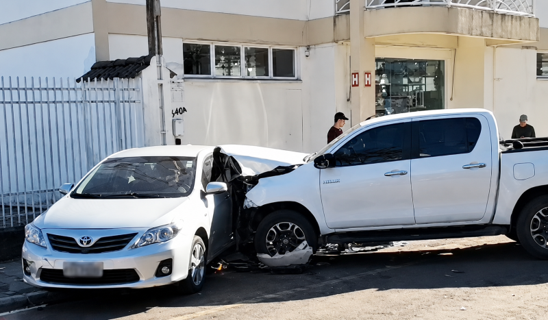 Assalto à mão armada termina em acidente múltiplo e prisão de suspeito em Frederico Westphalen