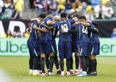 Brasil usará uniforme azul na Copa do Mundo, e goleiros terão polêmica camisa vermelha