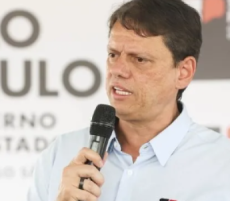 Tarcísio diz que condenação de Eduardo Bolsonaro pelo STF é 