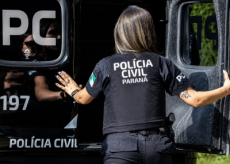 Filho descobre plano da mãe para matar mulher e alerta polícia no Paraná
