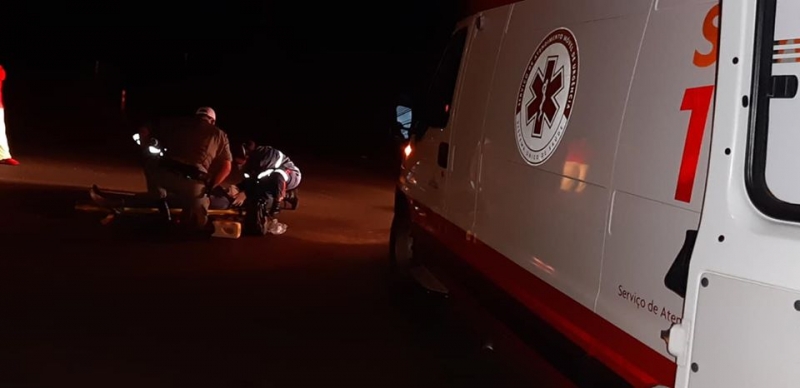 Motoqueiro perde o controle no trevo da BR-392