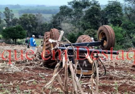 Empresário morre esmagado em trator, em Roque Gonzales