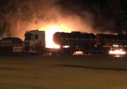 Caminhão carregado com combustível pega fogo em Passo Fundo