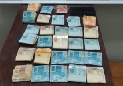 Mais de R$ 26 mil são apreendidos com motociclista em Santo Antônio das Missões