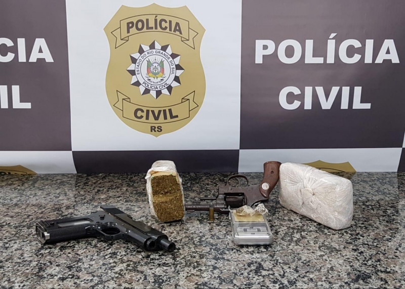 Polícia Civil de Santo Ângelo prende homem por tráfico de drogas e posse de arma de fogo 
