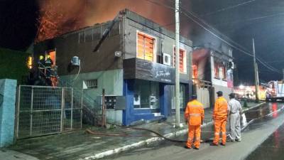 Polícia prende homem suspeito de colocar fogo em loja em Santo Cristo