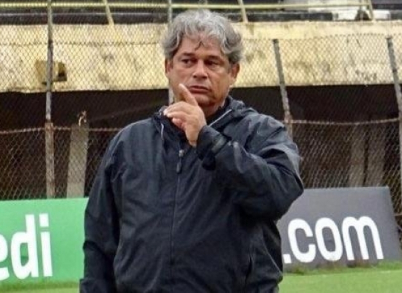 Ex-jogador do Inter, técnico Marcelo Veiga morre vítima de Covid-19