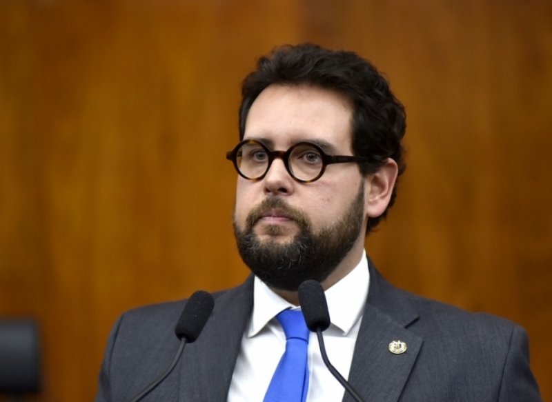 Assembleia aprova parecer favorável à cassação do deputado gaúcho Ruy Irigaray