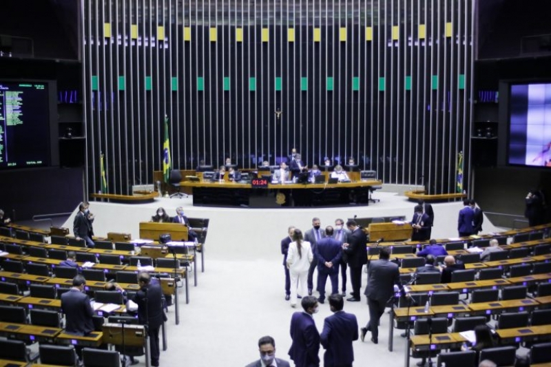 Câmara aprova texto-base de projeto que legaliza bingos e cassinos
