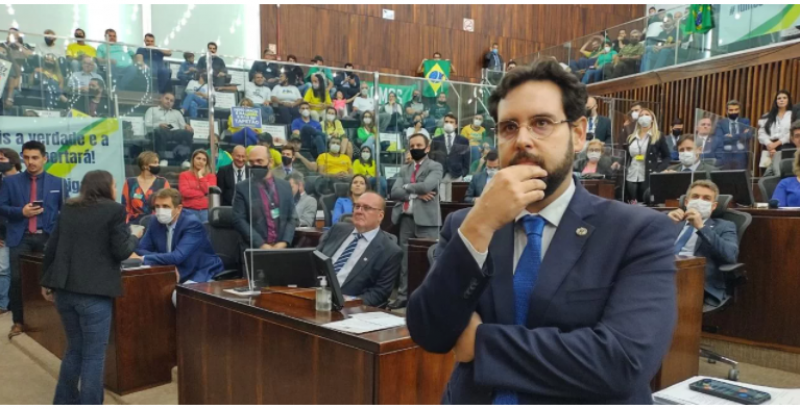 Assembleia do RS aprova cassação de Ruy Irigaray