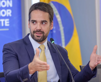 Leite avisa a Kassab que fica no PSDB e aposta em plano contra Doria
