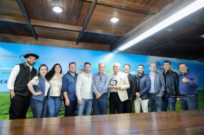 Sindicato Rural de Santo Ângelo recebe troféu ESG da Federasul 