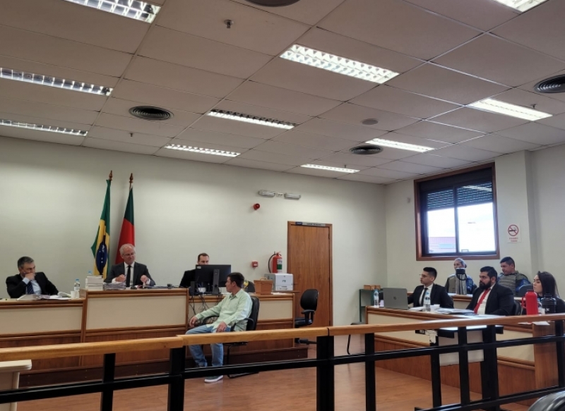 Júri condena santo-angelense a 24 anos de prisão por duplo homicídio