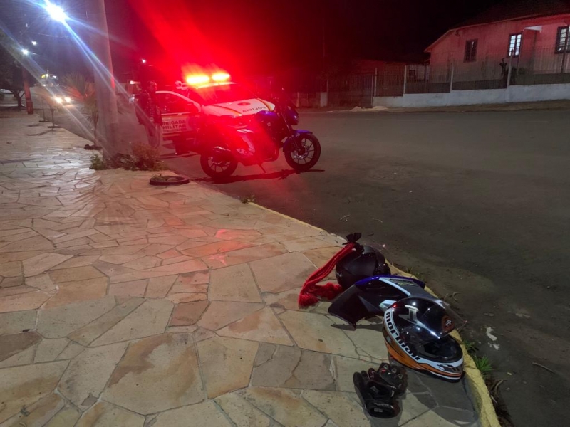 Motorista provoca acidente no Centro e foge do local