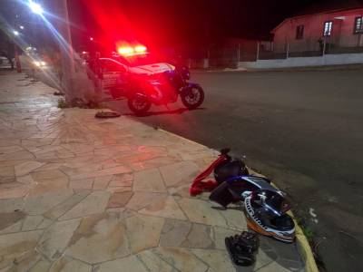 Motorista provoca acidente no Centro e foge do local