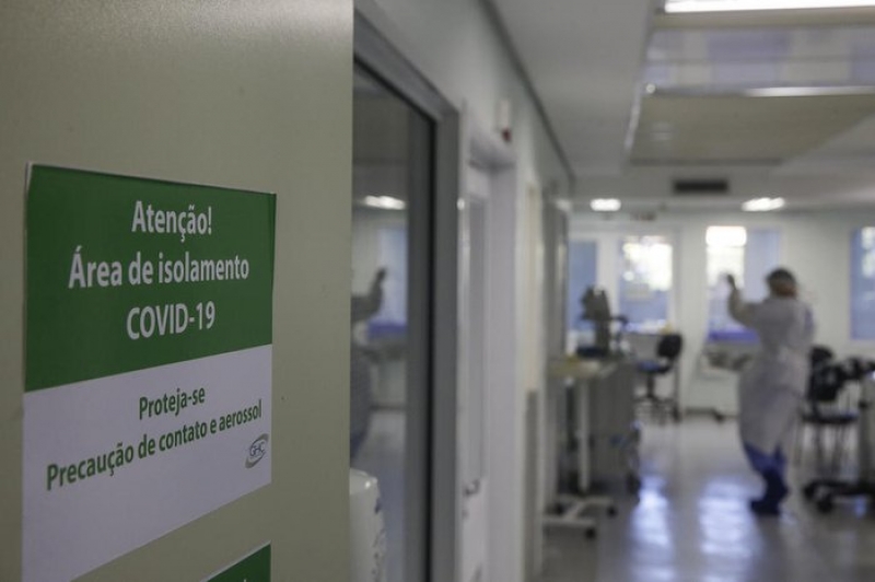 Nova onda de Covid-19 deve chegar ao RS nas próximas semanas, alertam médicos