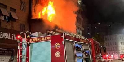 Dez pessoas morrem em incêndio em pousada de Porto Alegre