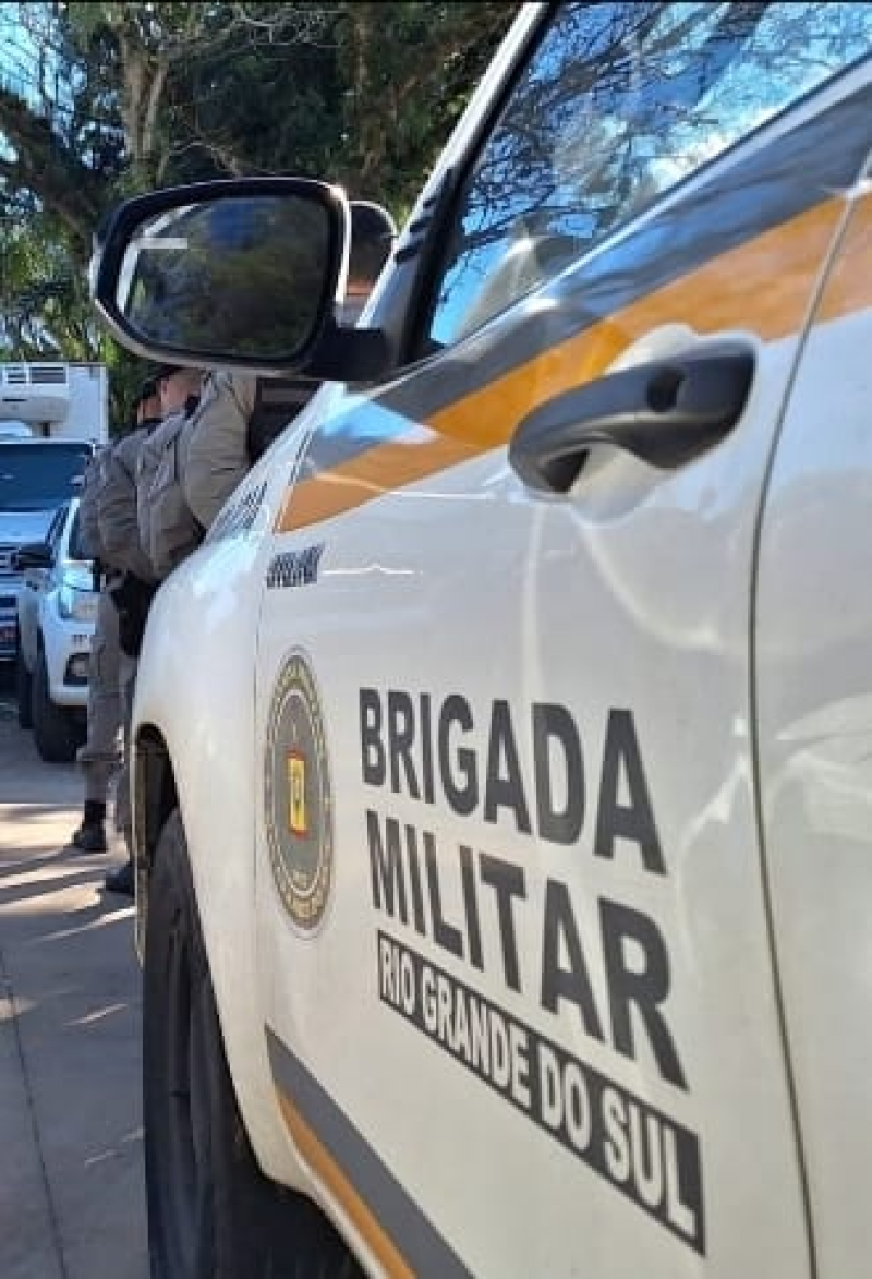 Dupla é presa, pela Brigada Militar, por furto em veículo no bairro Castelarim