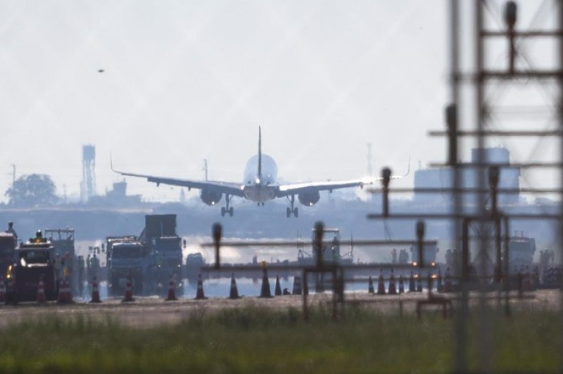 Obra na pista do aeroporto Salgado Filho terminará antes, mas não será liberada; saiba por quê