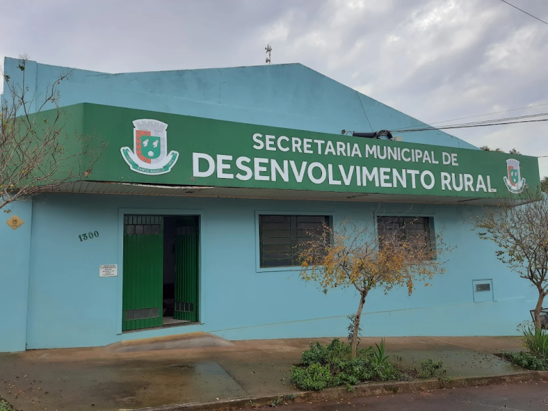 Secretário de Desenvolvimento Rural de Santo Ângelo responde críticas e admite desafio com cascalhamento das estradas do interior