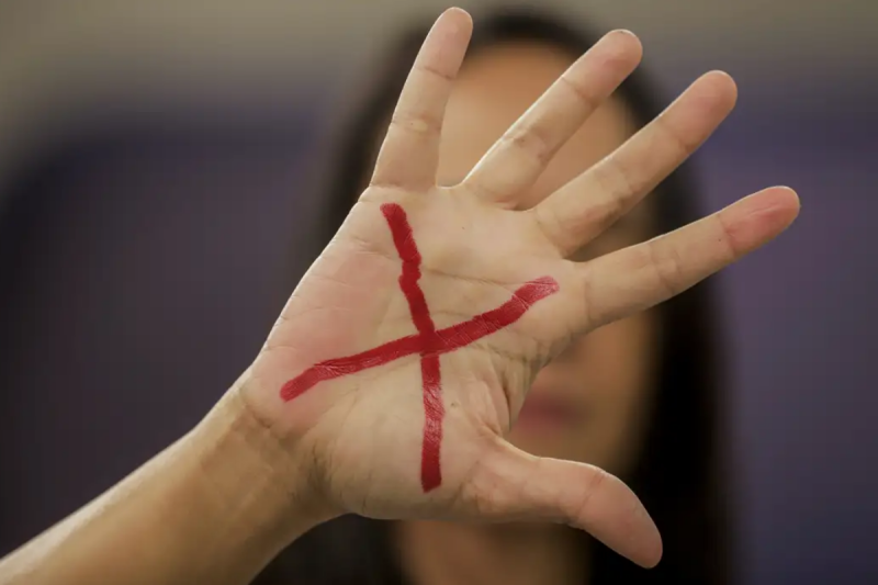 Regras para pensão a filhos de vítimas de feminicídio são definidas pelo governo
