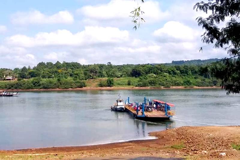 Travessia de balsa pelo Rio Uruguai em Porto Vera Cruz é suspensa