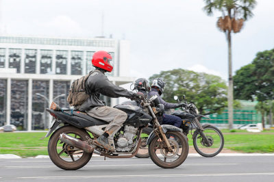 Motos respondem por 40% das mortes no trânsito e sobrecarregam SUS