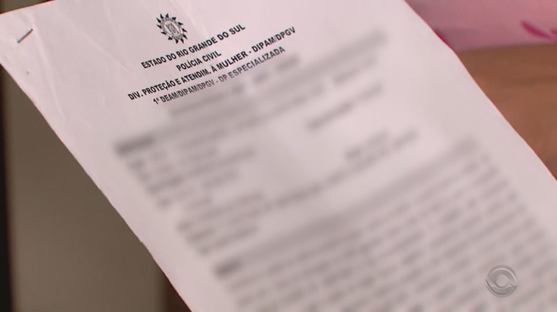 Mulher perseguida pelo ex há dois anos já registrou 11 boletins de ocorrência e se mudou nove vezes no RS