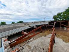 Ventos fortes deixam rastro de destruição em escola municipal
