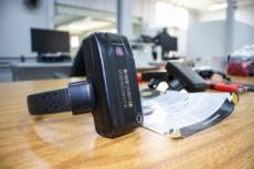 Justiça de Santa Catarina manda pôr tornozeleira em homem sem pernas