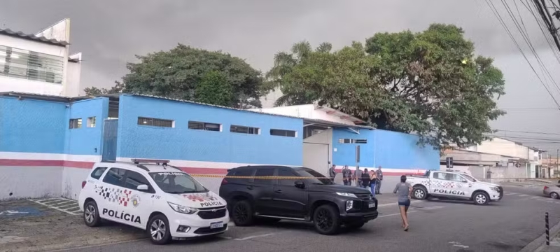 Ex- aluno invade escola armado com espada em Suzano e professora impede o ataque