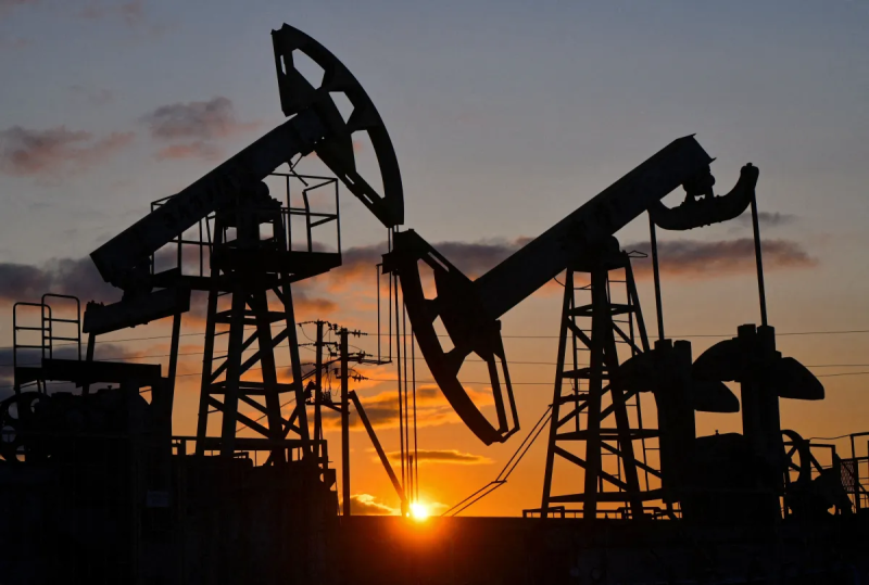 Petróleo fecha em queda de 16% após cessar-fogo na guerra