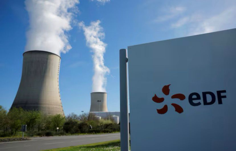 França anuncia medidas para reduzir dependência de gás e petróleo
