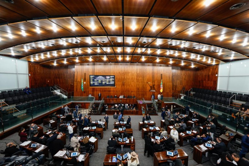 Assembleia aprova projeto que permite a empresas usarem ICMS para fornecer bolsas de estudo a funcionários