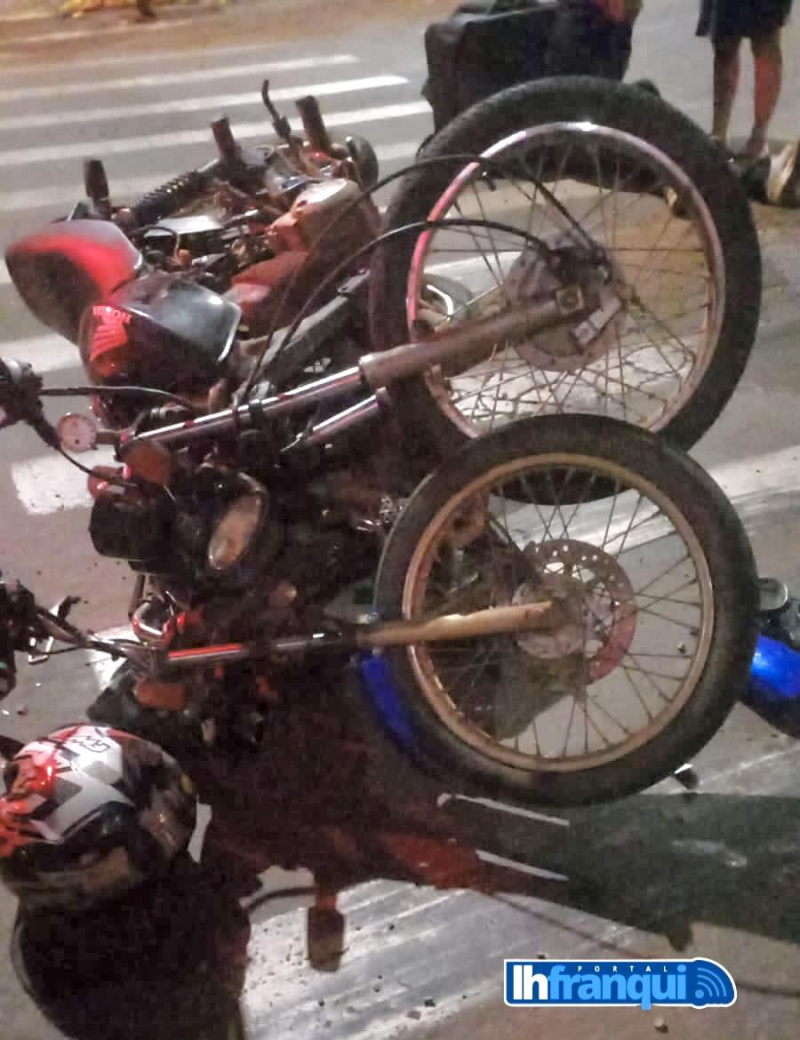 Colisão entre duas motocicletas deixa feridos em Cerro Largo