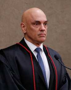 Família de Moraes processa senador Alessandro Vieira por fala sobre PCC