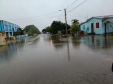 Chuva no Dia do Trabalho provoca alagamentos, danos e mobiliza Defesa Civil em cidades do RS