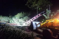 Ernestina decreta situação de emergência após vendaval e deixa moradores desalojados